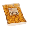 Fettuccina all'uovo in vassoio